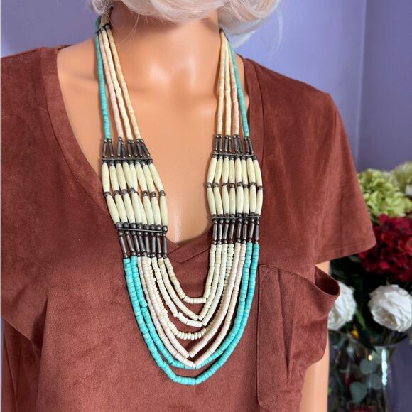 Unique Metal and Bead Necklace - Picture 4 of 11